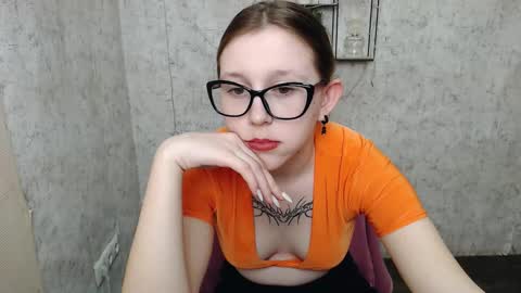 Snapshot of _miraterri_ chatting on 03-06-25, 02:29 Mira online show from 03-06-25, 02:29