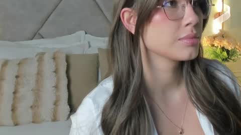 kimberley cruz online show from 10-31-25, 12:06