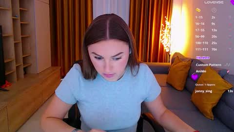 Snapshot of _miss_mia chatting on 11-06-25, 09:54 Mia online show from 11-06-25, 09:54