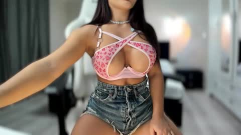 Snapshot of _missperfection_ chatting on 02-15-26, 02:52 .. my fav tip 1120040012123335 online show from 02-15-26, 02:52