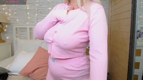 Misty online show from 03-04-25, 01:12