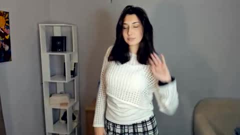 Snapshot of _monnytoon_ chatting on 12-18-25, 02:12 Eva online show from 12-18-25, 02:12