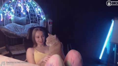 Snapshot of _mother_of_cats chatting on 01-22-25, 07:34 Debby online show from 01-22-25, 07:34