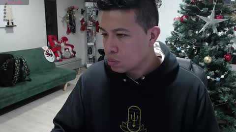 Snapshot of _mr_panda_ chatting on 12-05-25, 02:09 Panda online show from 12-05-25, 02:09