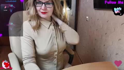 Snapshot of _natali_ chatting on 03-10-25, 02:39 MagicWoman online show from 03-10-25, 02:39
