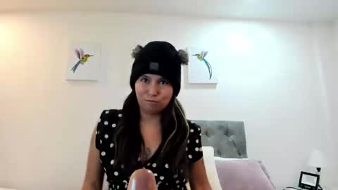 Natalie online show from 01-22-25, 03:31