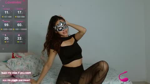 Snapshot of _nayade_ chatting on 10-14-25, 11:49 _nayade_ online show from 10-14-25, 11:49