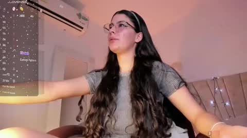 Niah  You can call me Ni or cutie haha online show from 12-15-24, 08:58