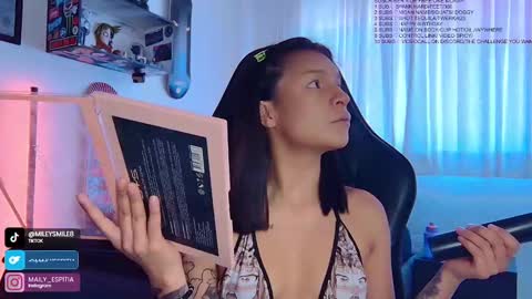 Mai   MODEL INDEPENT  online show from 01-21-25, 03:43