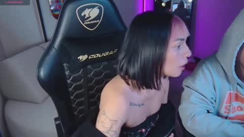 Mai   MODEL INDEPENT  online show from 11-18-25, 10:36