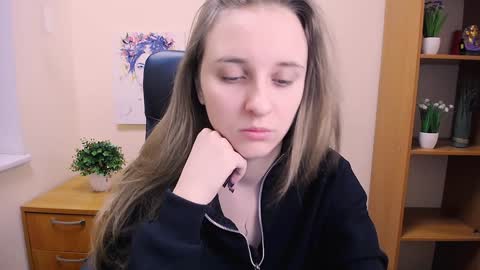 Snapshot of _nicole_new chatting on 01-24-25, 07:19 Nica online show from 01-24-25, 07:19