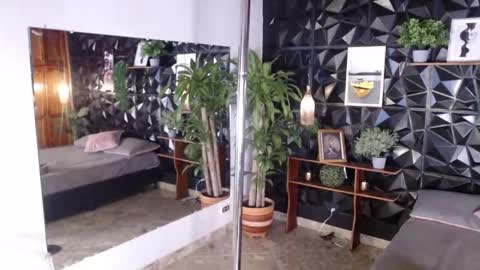 _nicolethomson online show from 10-04-25, 11:19