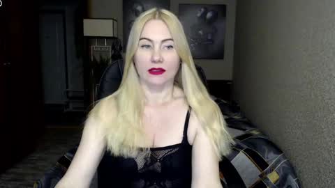 Donella    online show from 02-24-25, 02:48