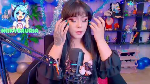 niiky online show from 12-17-25, 03:51