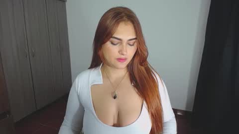 Snapshot of _ninahot chatting on 01-02-25, 07:29 Nina online show from 01-02-25, 07:29