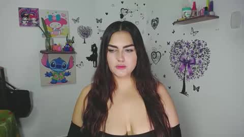 Snapshot of _ninahot chatting on 11-19-25, 10:32 Nina online show from 11-19-25, 10:32