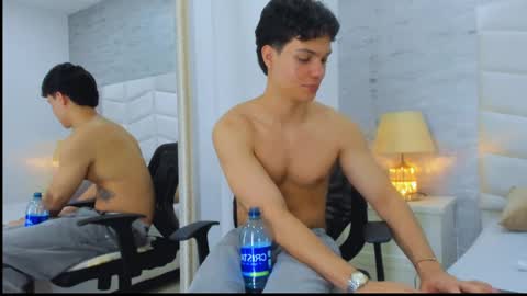 Snapshot of _noah_heyden chatting on 01-29-25, 08:25 Noah Heyden online show from 01-29-25, 08:25