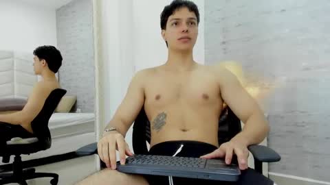 Snapshot of _noah_heyden chatting on 02-04-25, 10:02 Noah Heyden online show from 02-04-25, 10:02