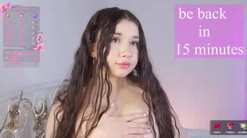Snapshot of _noell_ chatting on 01-29-25, 05:35 Vivian online show from 01-29-25, 05:35