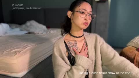 Mikayla online show from 10-12-25, 10:03