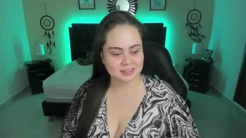 Olivia jones online show from 11-23-25, 01:11