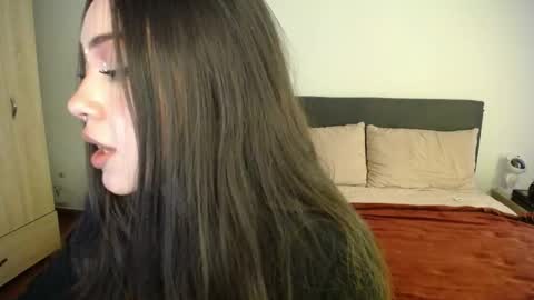 Paris online show from 03-20-26, 07:19