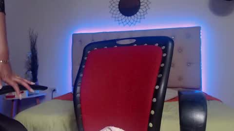 Paulina online show from 09-15-25, 09:04