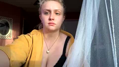 Snapshot of _peaceoutgirlscout_ chatting on 11-04-25, 09:58 _peaceoutgirlscout_ online show from 11-04-25, 09:58