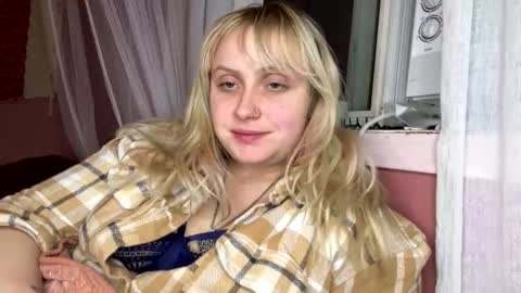 Snapshot of _peaceoutgirlscout_ chatting on 11-18-25, 11:48 _peaceoutgirlscout_ online show from 11-18-25, 11:48