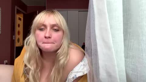 Snapshot of _peaceoutgirlscout_ chatting on 11-29-25, 09:40 _peaceoutgirlscout_ online show from 11-29-25, 09:40