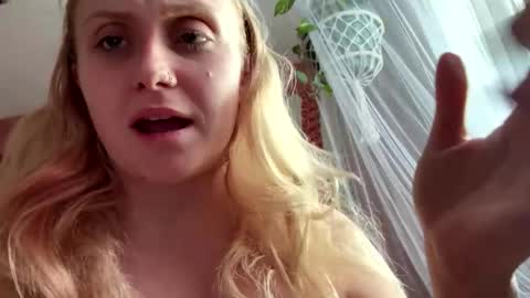 Snapshot of _peaceoutgirlscout_ chatting on 11-30-25, 09:19 _peaceoutgirlscout_ online show from 11-30-25, 09:19