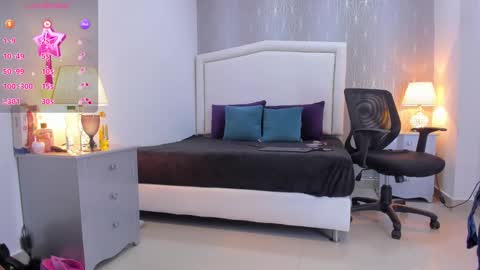  peach1  online show from 09-17-25, 02:30