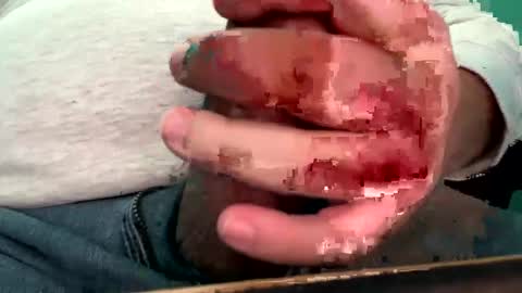 Snapshot of _peterson_ chatting on 01-09-25, 05:11 _peterson_ online show from 01-09-25, 05:11