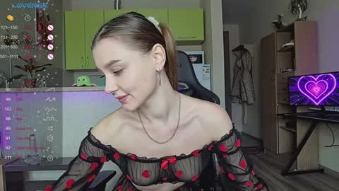 Snapshot of _pinkypie__ chatting on 12-05-24, 10:33 Lili online show from 12-05-24, 10:33