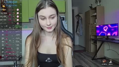 Snapshot of _pinkypie__ chatting on 12-12-24, 10:34 Lili online show from 12-12-24, 10:34