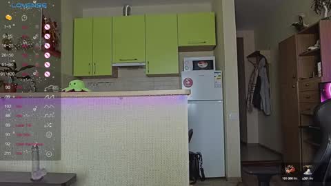 Snapshot of _pinkypie__ chatting on 12-19-24, 10:34 Lili online show from 12-19-24, 10:34