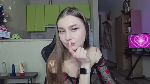 Snapshot of _pinkypie__ chatting on 01-10-25, 08:29 Lili online show from 01-10-25, 08:29