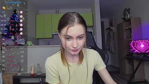 Snapshot of _pinkypie__ chatting on 01-15-25, 01:41 Lili online show from 01-15-25, 01:41