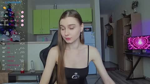 Snapshot of _pinkypie__ chatting on 01-16-25, 10:42 Lili online show from 01-16-25, 10:42