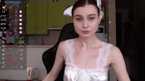 Snapshot of _pinkypie__ chatting on 01-19-25, 10:39 Lili online show from 01-19-25, 10:39
