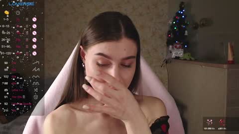 Snapshot of _pinkypie__ chatting on 01-24-25, 10:53 Lili online show from 01-24-25, 10:53