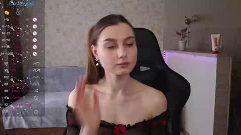 Snapshot of _pinkypie__ chatting on 03-04-25, 10:57 Lili online show from 03-04-25, 10:57