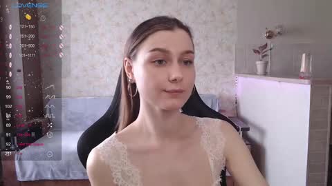 Snapshot of _pinkypie__ chatting on 03-06-25, 10:52 Lili online show from 03-06-25, 10:52