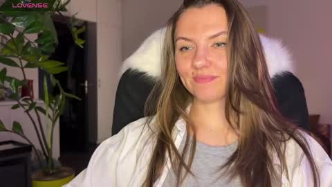 Snapshot of _private_person_ chatting on 01-02-25, 04:56 HADLY today day-off see u online 0112 online show from 01-02-25, 04:56