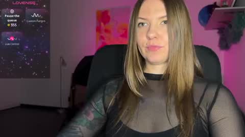 Snapshot of _private_person_ chatting on 01-15-25, 04:54 HADLY today day-off see u online 0112 online show from 01-15-25, 04:54
