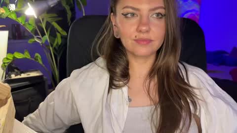 Snapshot of _private_person_ chatting on 01-28-25, 08:58 HADLY today day-off see u online 0112 online show from 01-28-25, 08:58