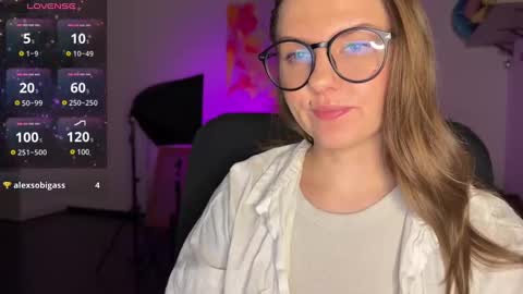 Snapshot of _private_person_ chatting on 02-28-25, 05:26 HADLY today day-off see u online 0112 online show from 02-28-25, 05:26