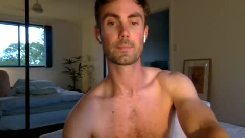 Snapshot of _r3ve_ chatting on 12-14-25, 08:41 _r3ve_ online show from 12-14-25, 08:41