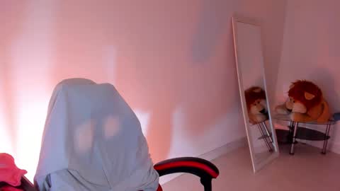 Stefany online show from 10-18-25, 11:33