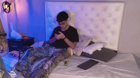 wav online show from 12-16-25, 05:45